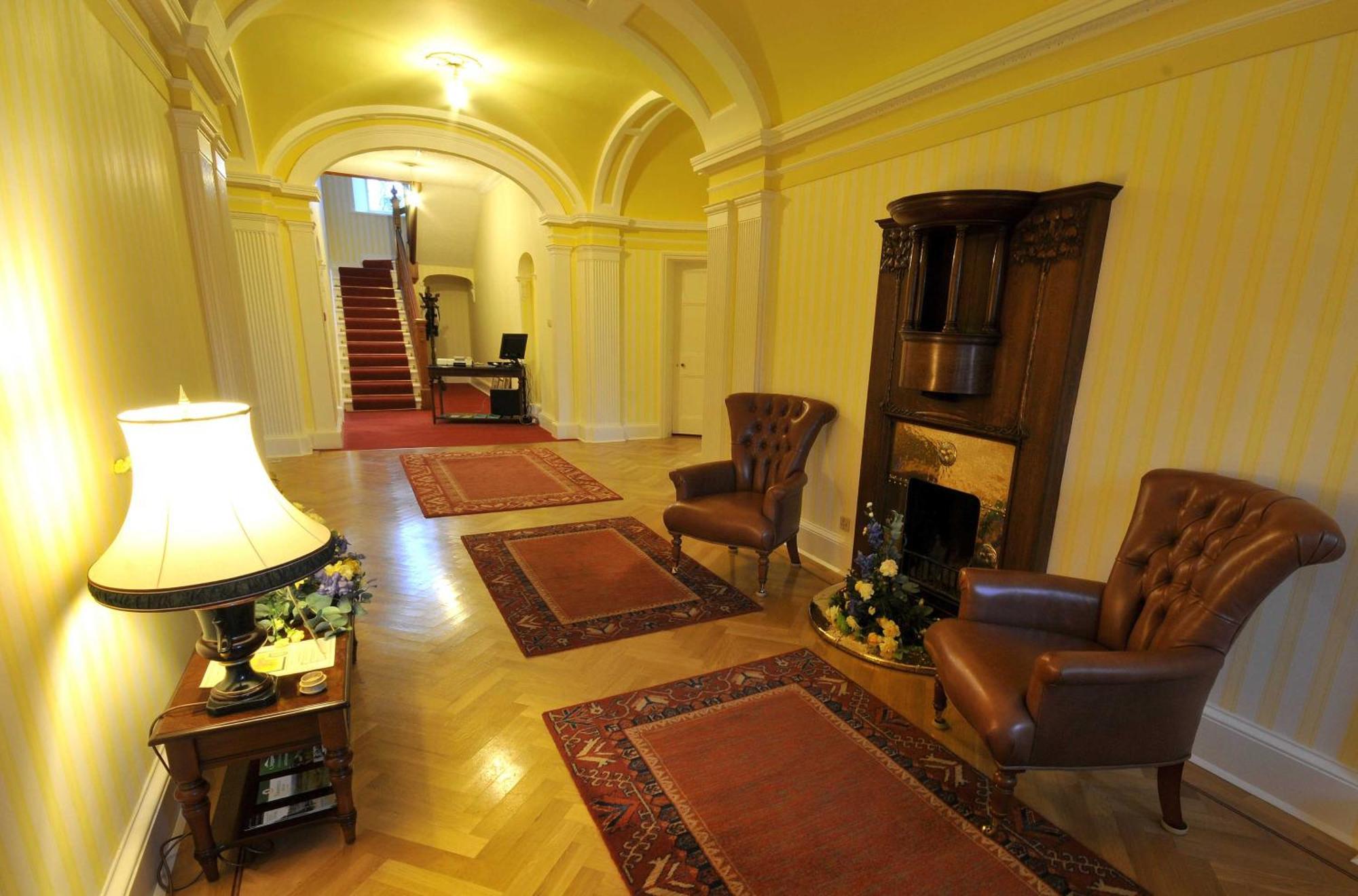 Woodland House Hotel Dumfries Eksteriør billede