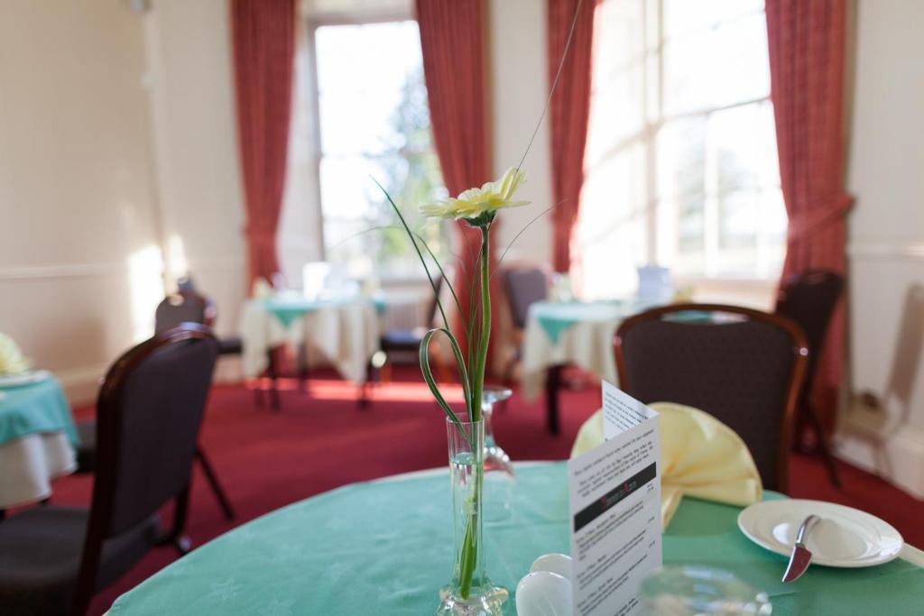 Woodland House Hotel Dumfries Eksteriør billede