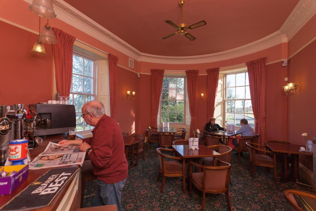 Woodland House Hotel Dumfries Eksteriør billede